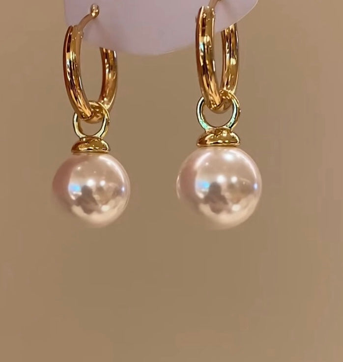 Earring gold with pearl
