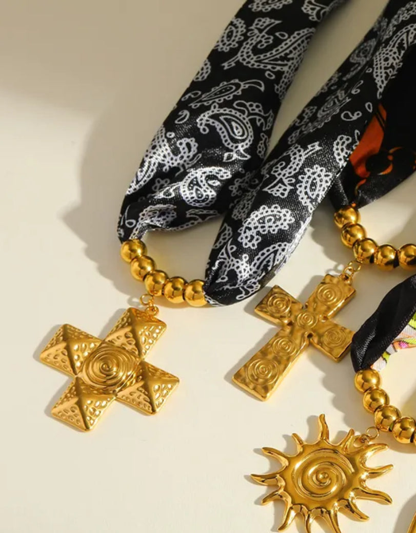 Bohemian romantic gold plated stainless steel 18K necklace black/white