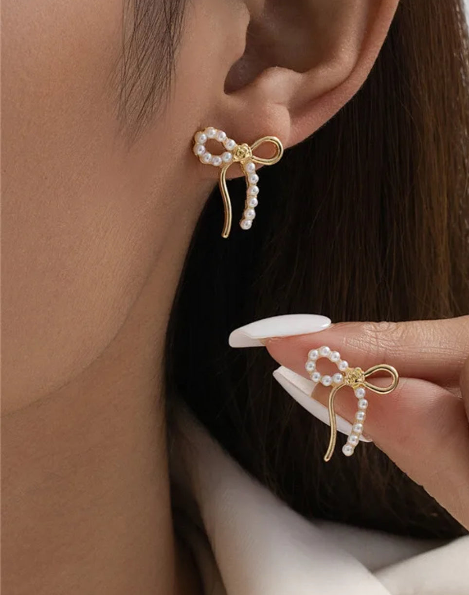 Pair elegant cute bow earrings